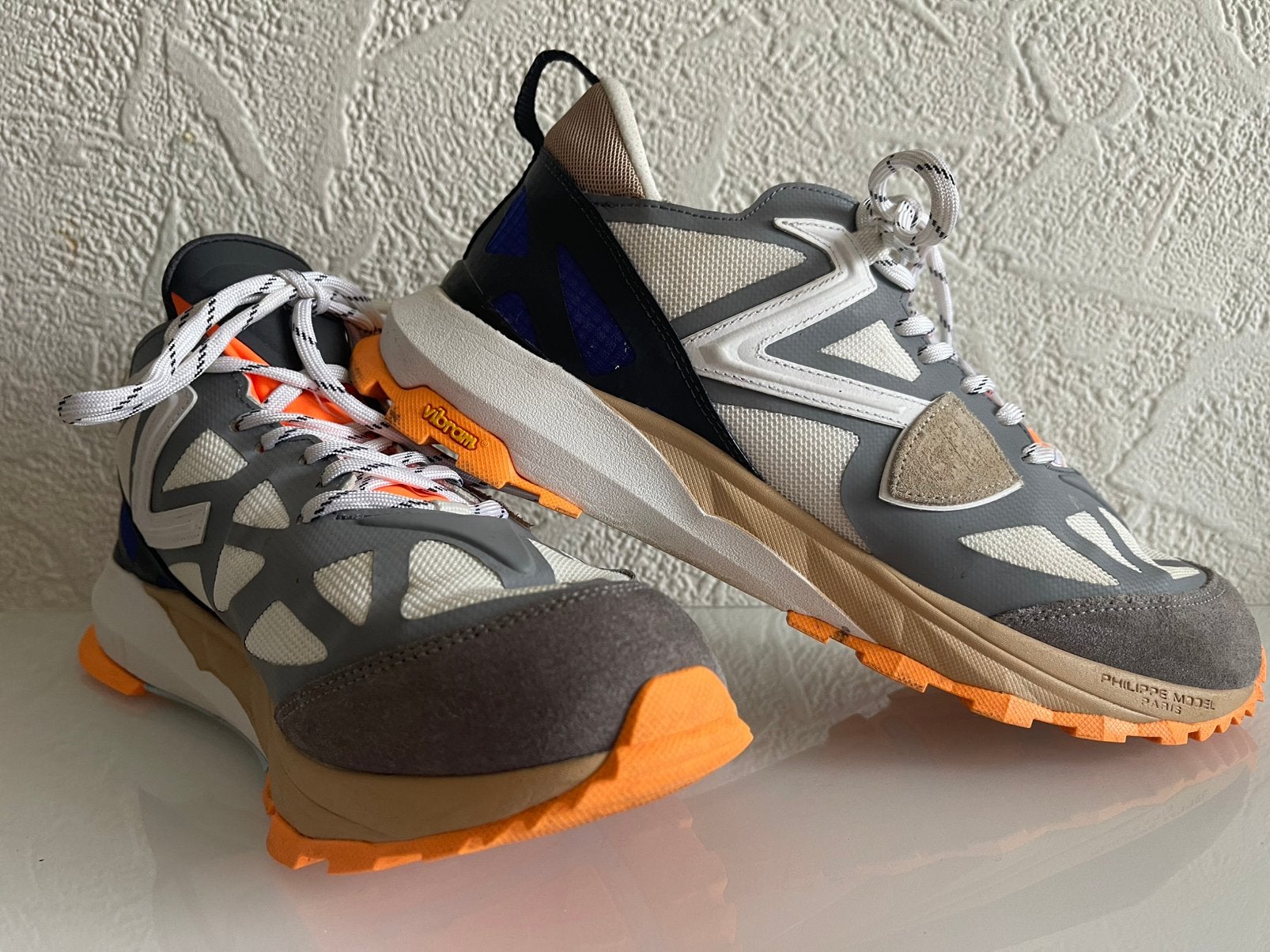 Baskets Philippe Model Paris ( 43 ), Sport en Fitness, Loopsport en Atletiek, Ophalen of Verzenden, Zo goed als nieuw