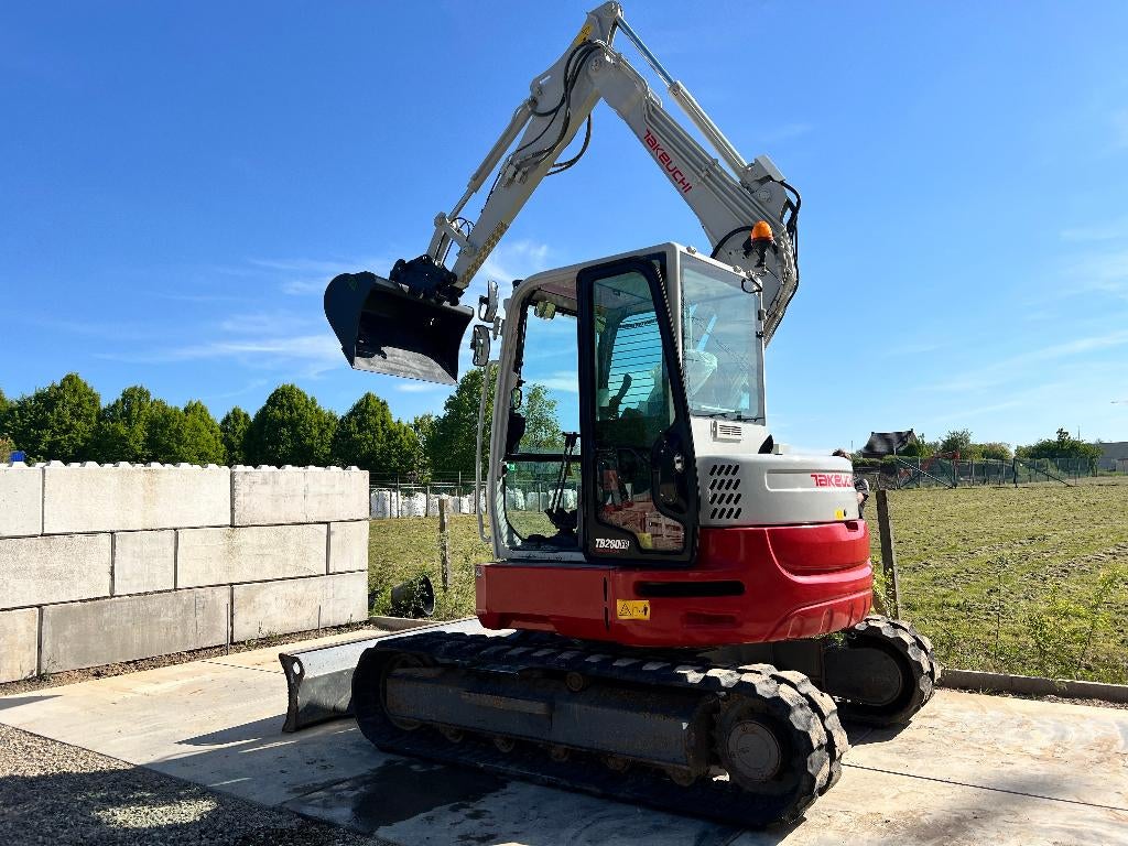 Takeuchi TB280fr midigraver, Enlèvement, Excavatrice
