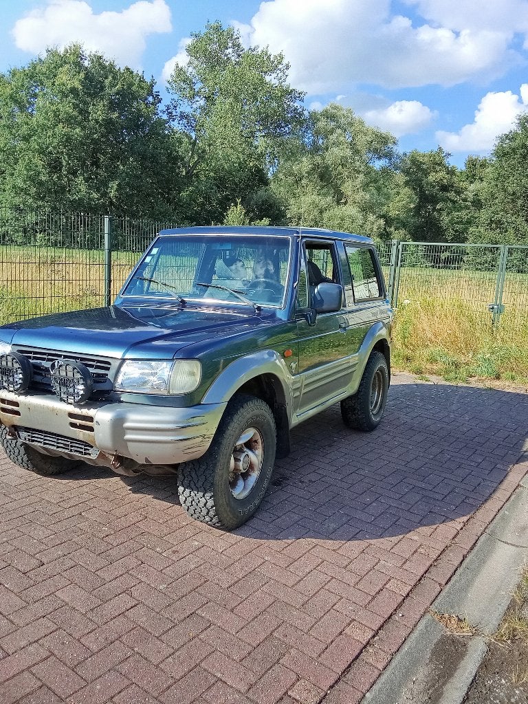 Hyundai galloper 2.5 diesel lichte vracht, Galloper, Zwart, Blauw, Vierwielaandrijving