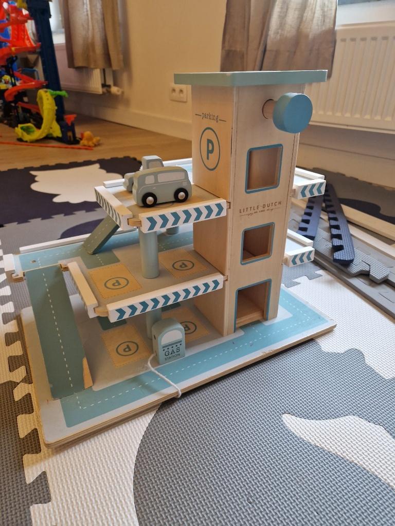 Houten speelgoed garage little dutch, Kinderen en Baby's, Speelgoed | Houten speelgoed, Ophalen, Zo goed als nieuw, Overige typen