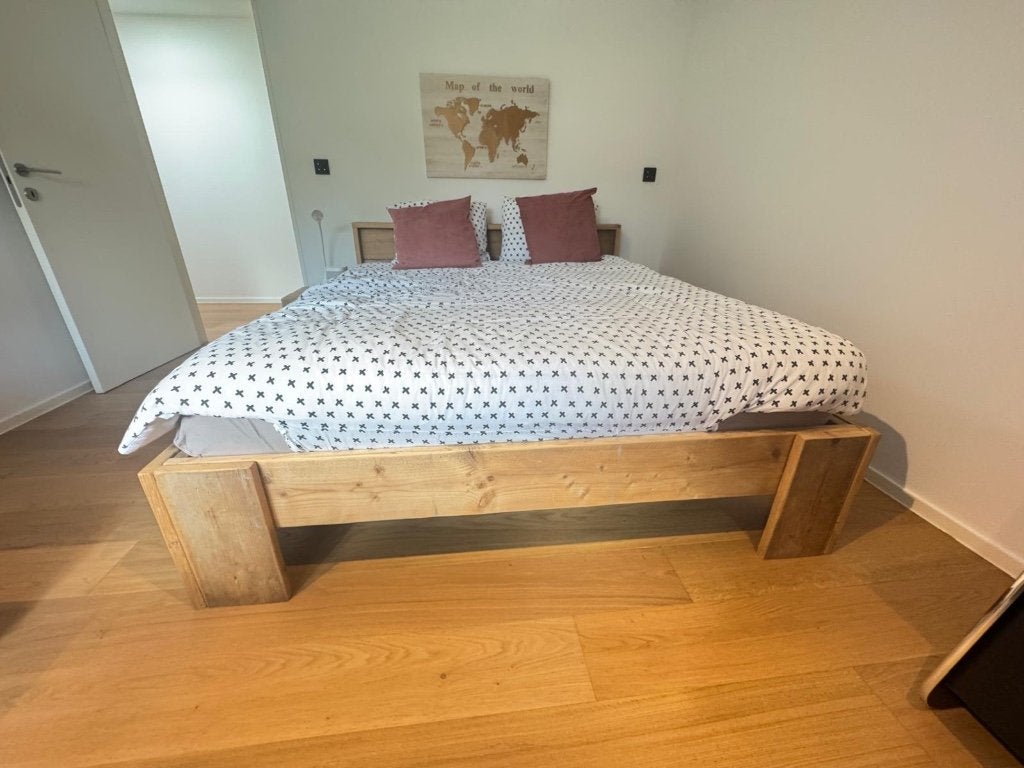 Tweepersoonsbed te koop, Huis en Inrichting, Slaapkamer | Bedden, Zo goed als nieuw, Tweepersoons, 180 cm, 220 cm, Hout, Bruin