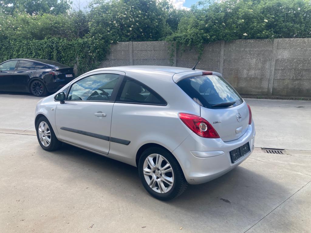 Opel Corsa 1.2 essence 2010 avec 108000km*demi-cuir*GARANTIE, Entreprise, Noir, 5 places, 59 kW