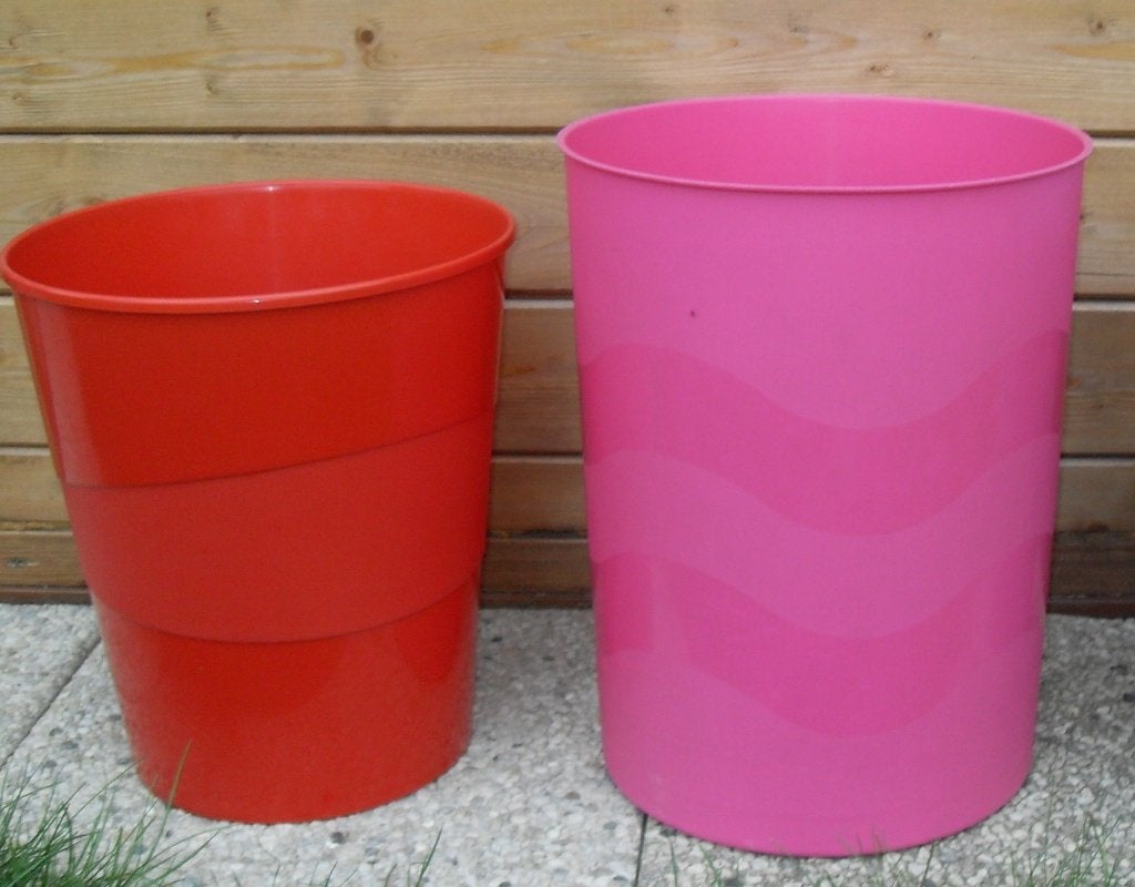 Corbeille à papiers (1 Rose et 1 Rouge), Enlèvement, Comme neuf