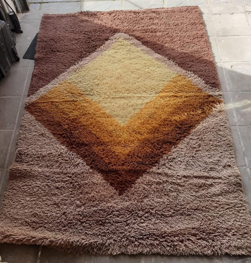 Vintage 70s shaggy tapijt – topstaat, Huis en Inrichting, Overige Huis en Inrichting, Gebruikt, Ophalen