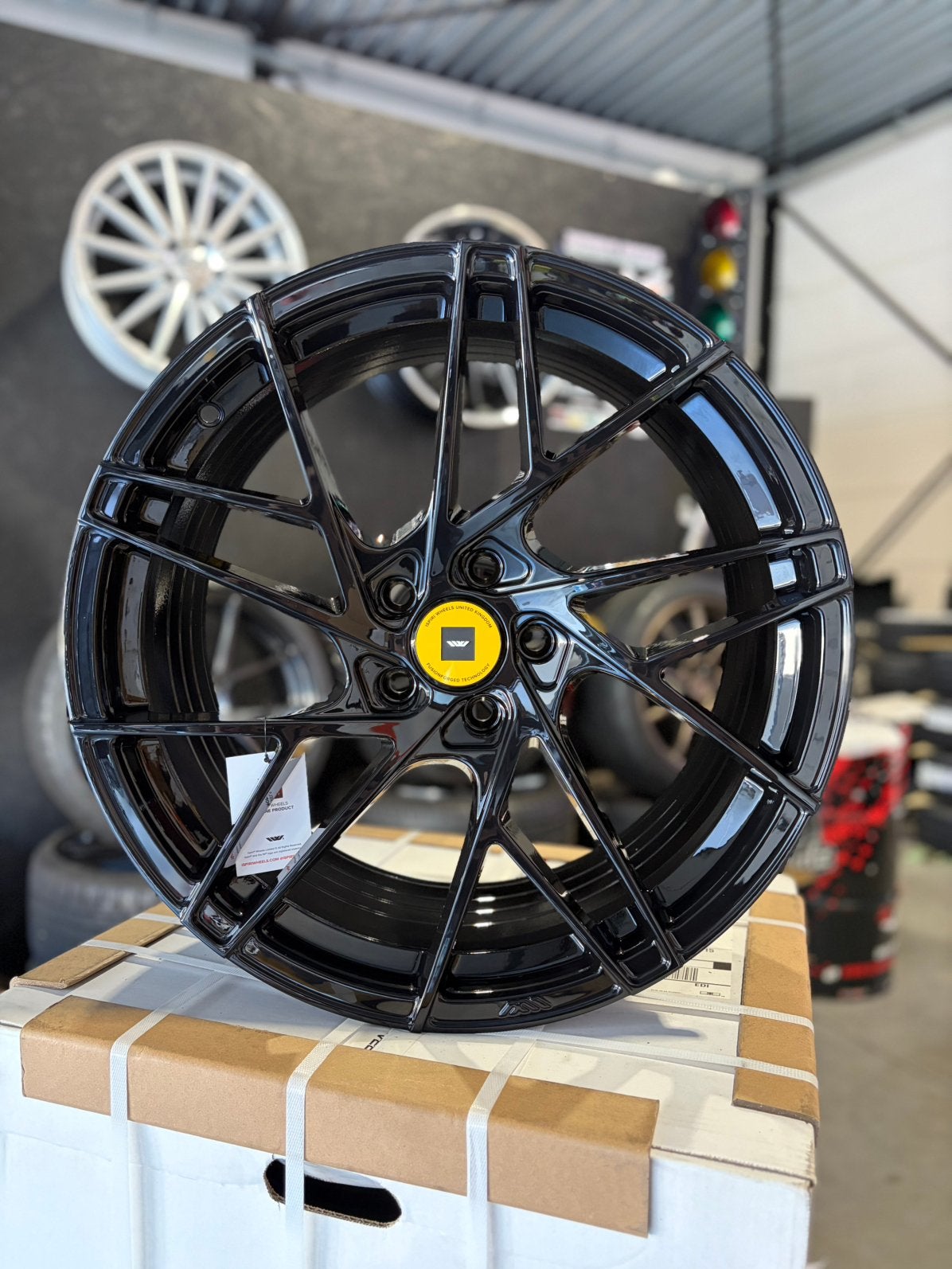 19” ispiri ffrm gloss black, Ophalen