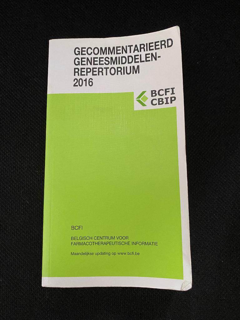 Boek - gecommentarieerd geneesmiddelen-repertorium, Ophalen, Zo goed als nieuw