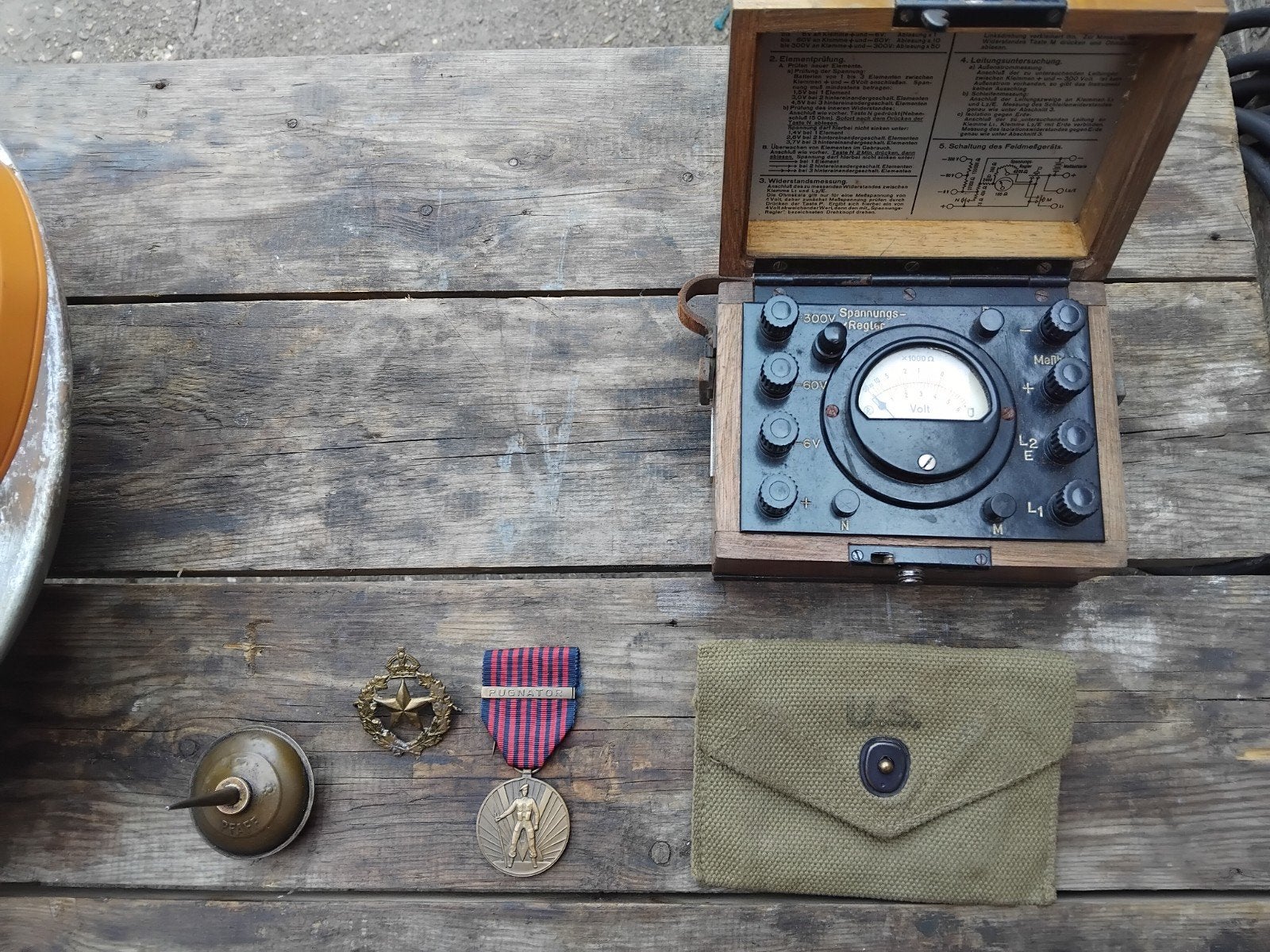 Lotje militaria, Verzamelen, Ophalen