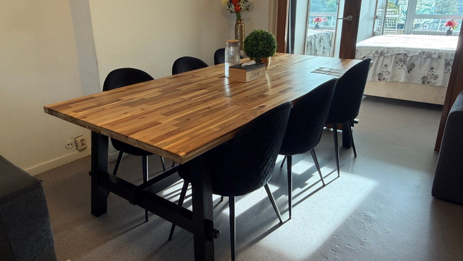 Houten eettafel met stoelen - 6/8 personen, Huis en Inrichting, Ophalen, Zo goed als nieuw