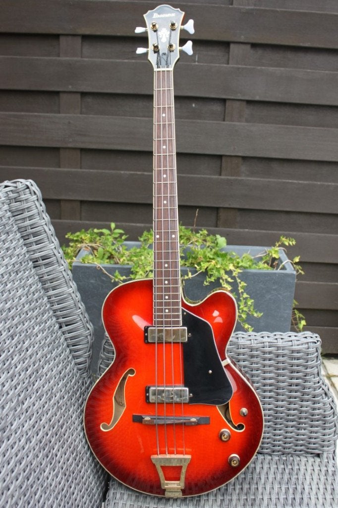 Ibanez AFB200, Muziek en Instrumenten, Snaarinstrumenten | Gitaren | Bas, Ophalen, Zo goed als nieuw, Semi-akoestisch