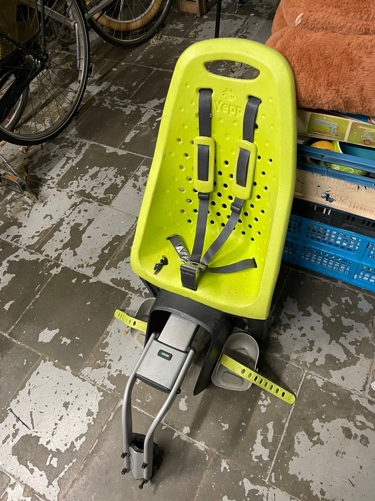 Yepp fietsstoeltje, Fietsen en Brommers, Fietsaccessoires | Fietsstoeltjes, Ophalen, Achterzitje, 9 t/m 36 kg, Gebruikt