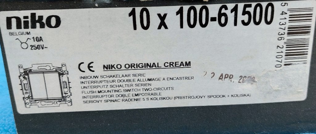 Inbouw schakelaar serie Niko + opbouw stopkontakt., Ophalen of Verzenden, Nieuw, Wit, Gereedschap of Accessoires
