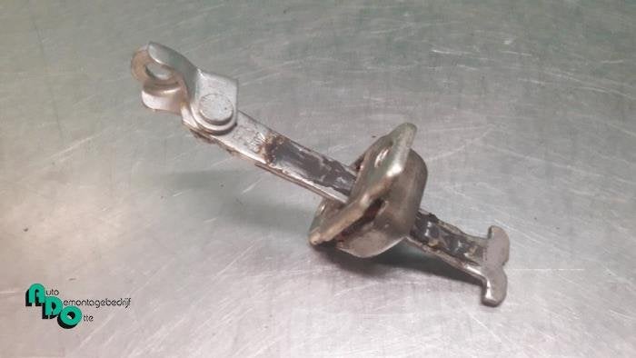 Butée 4portes avant droite d'un Toyota Aygo (Aygo 08-), -, 3 mois de garantie, Toyota, Utilisé