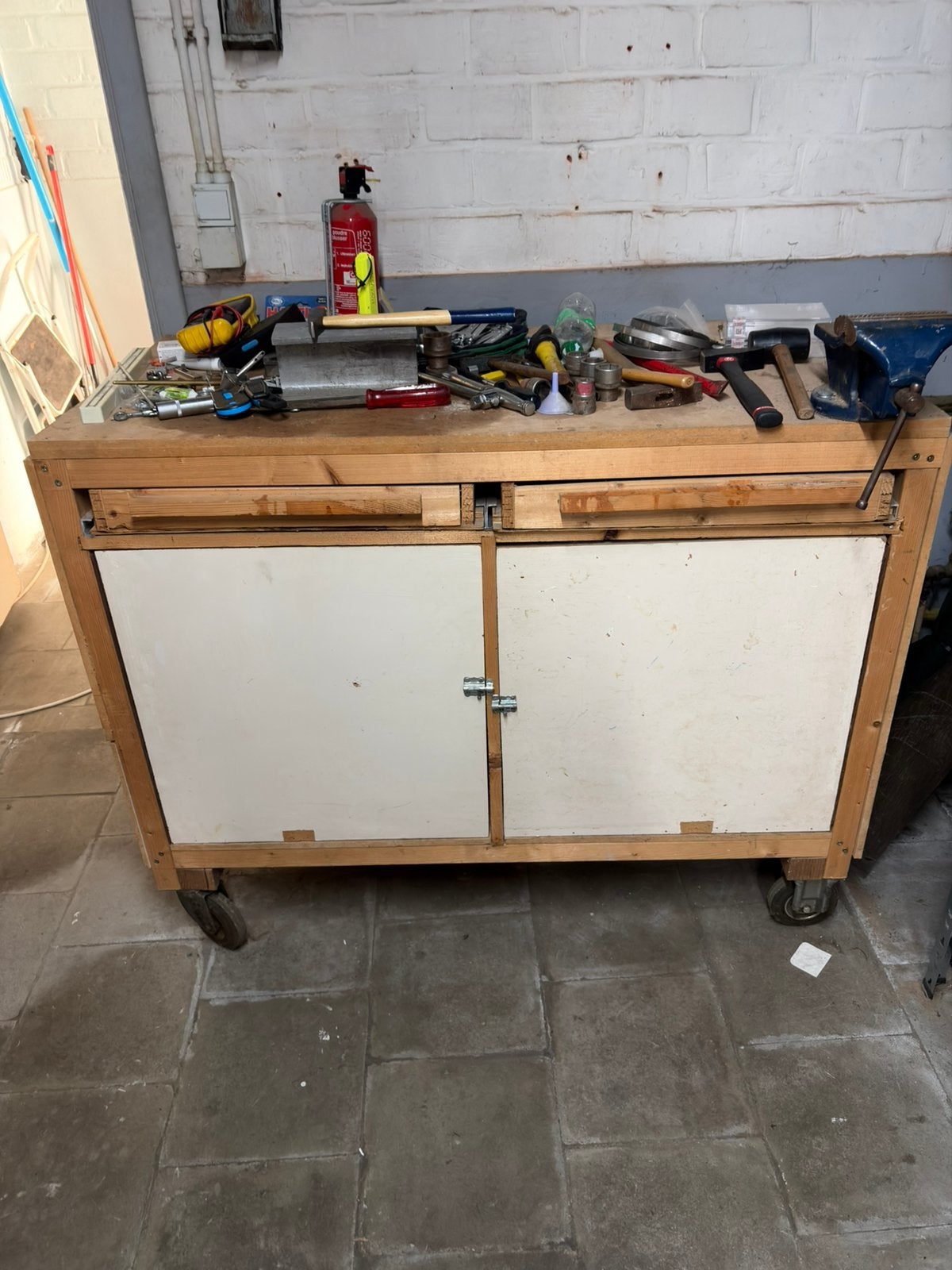 Établi avec étau, Bricolage & Construction, Enlèvement, Comme neuf
