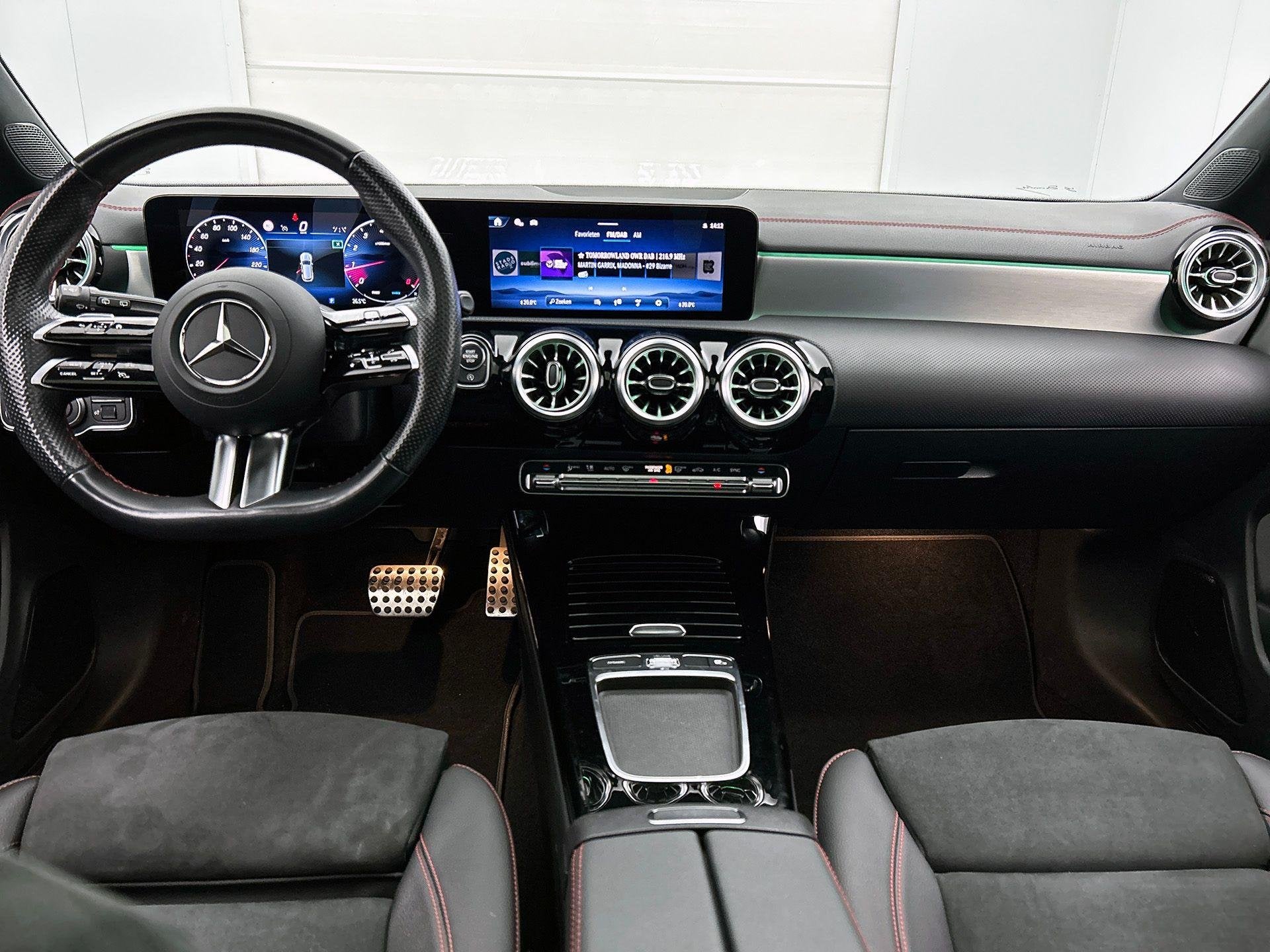 Mercedes-Benz CLA 180 Shooting Brake AMG Line | Panoramisch, 100 kW, Achat, Entreprise, Entretenue par le concessionnaire