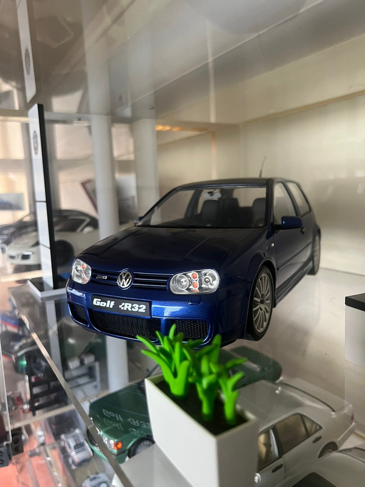 Vw golf 4 1:12 modelauto, Hobby & Loisirs créatifs, Enlèvement ou Envoi