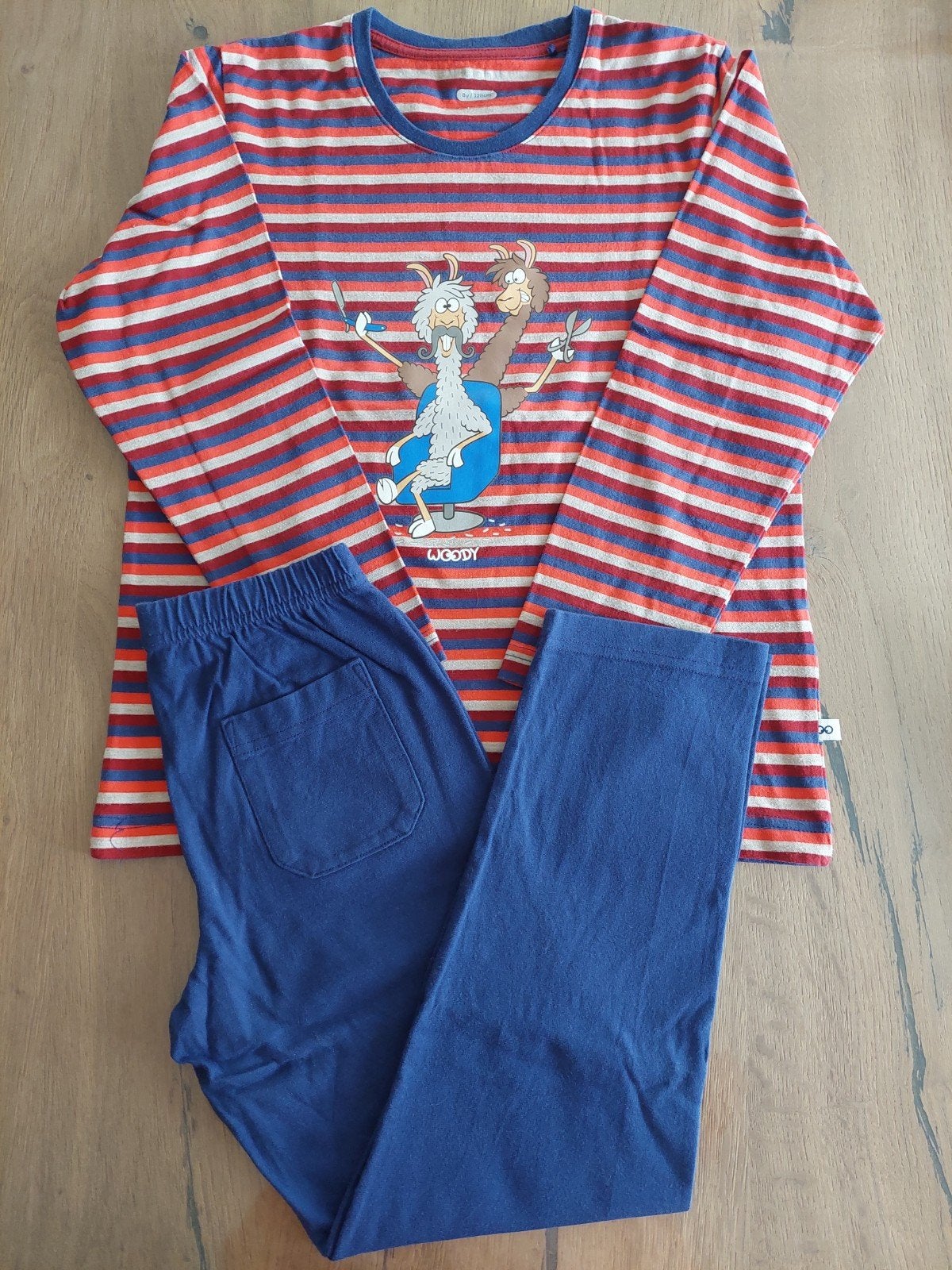 Rood-blauwe pyjama Woody jongen - Maat 128, Garçon, Enlèvement ou Envoi, Comme neuf, Vêtements de nuit ou Sous-vêtements