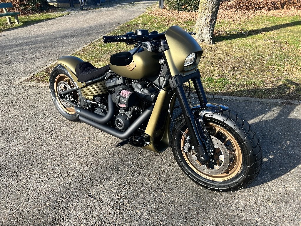 Harley Fat Bob 114 Full Custom Carbon neuve 3000kms, 1868 cm³, 2 cylindres, ABS, Manuelle