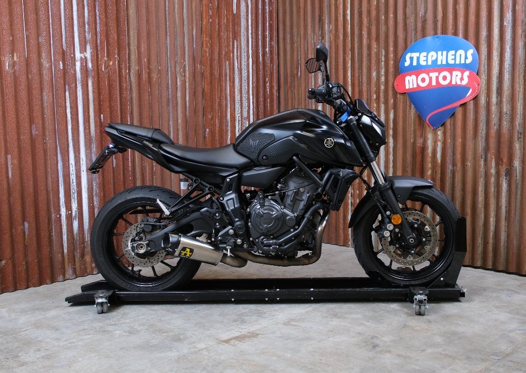 Yamaha MT 07 Tech Black 35kw Arrow, 2 cilinders, Occasion, ABS, Bedrijf