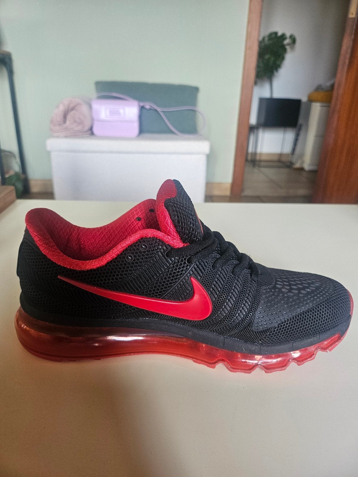 Nike Air Max Maat 40 Rood, Sport en Fitness, Loopsport en Atletiek, Ophalen, Nike