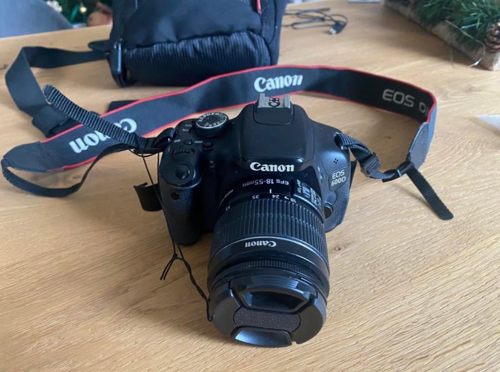 Canon EOS 600D Full bundle, Audio, Tv en Foto, Fotocamera's Digitaal, Ophalen of Verzenden, Zo goed als nieuw, Canon