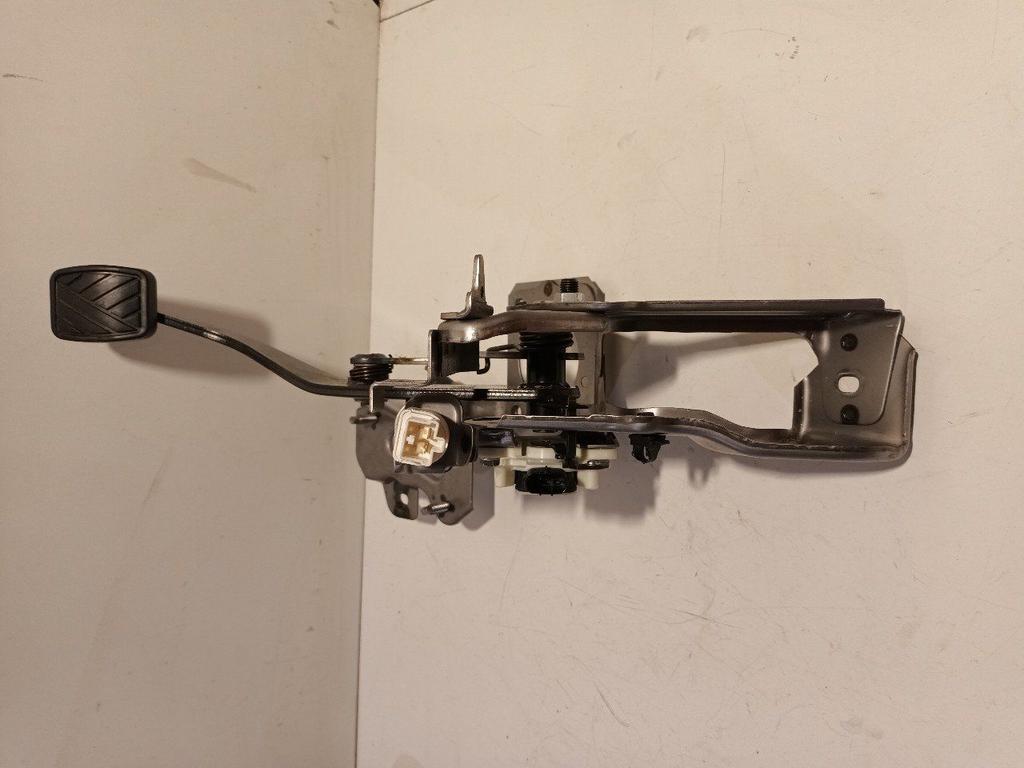 Rempedaal Suzuki Swift, Onderdelen@venauto.nl, Van der Ven Autorecycling B.V., Gebruikt, Ettenseweg 76, 4706 PB Roosendaal, The Netherlands