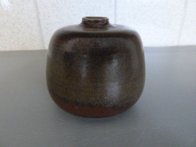 Keramiek/aardewerk vaas 8cm-8cm , getekend , perfecte staat!, Ophalen of Verzenden