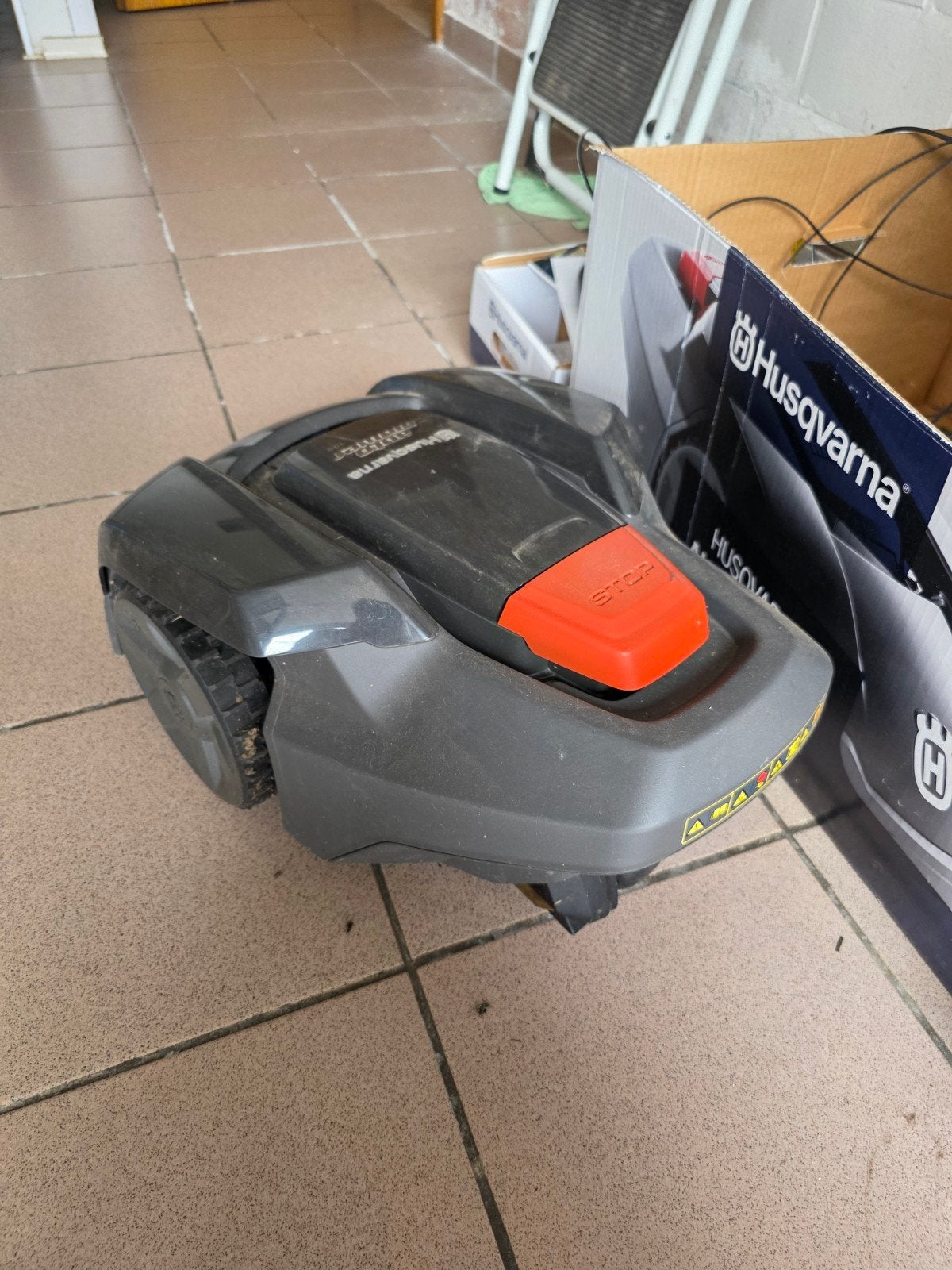 Husqvarna robot grasmaaier, Tuin en Terras, Robotmaaiers, Ophalen, Zo goed als nieuw, Husqvarna
