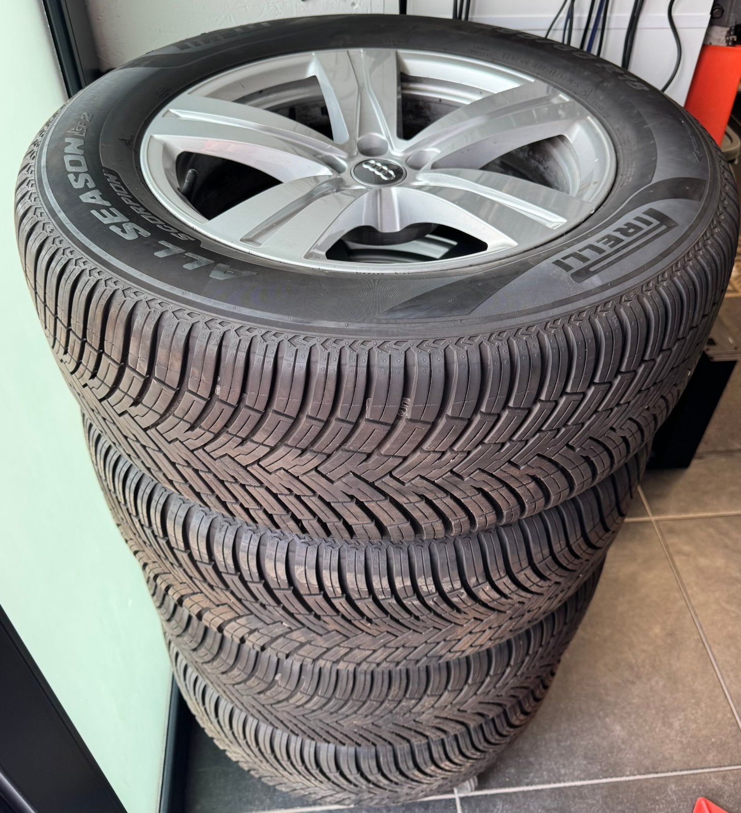 Kit pneus+jantes Audi COMME NEUF Pirelli 250/60R18•112V•M+S, Ophalen, 18 inch, Gebruikt, 255 mm