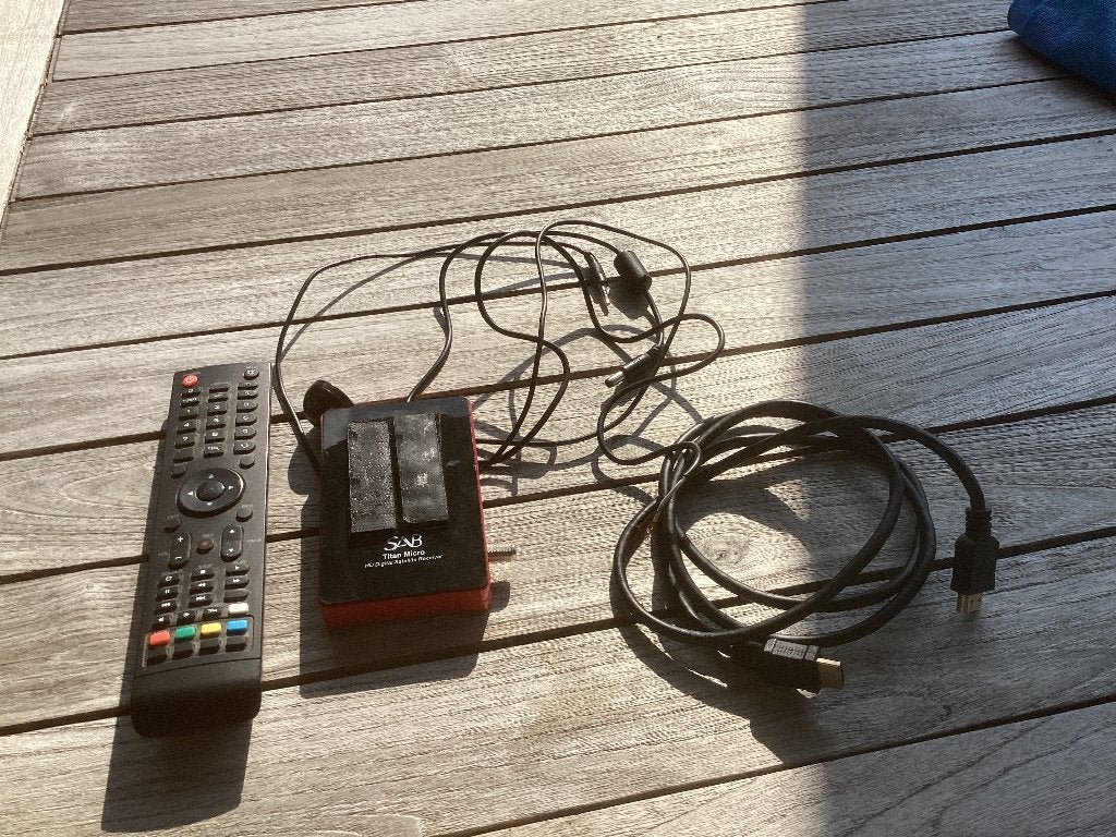 SAB titan micro, Audio, Tv en Foto, Schotelantennes, Ophalen, Gebruikt, (Schotel)antenne-accessoires, Overige merken