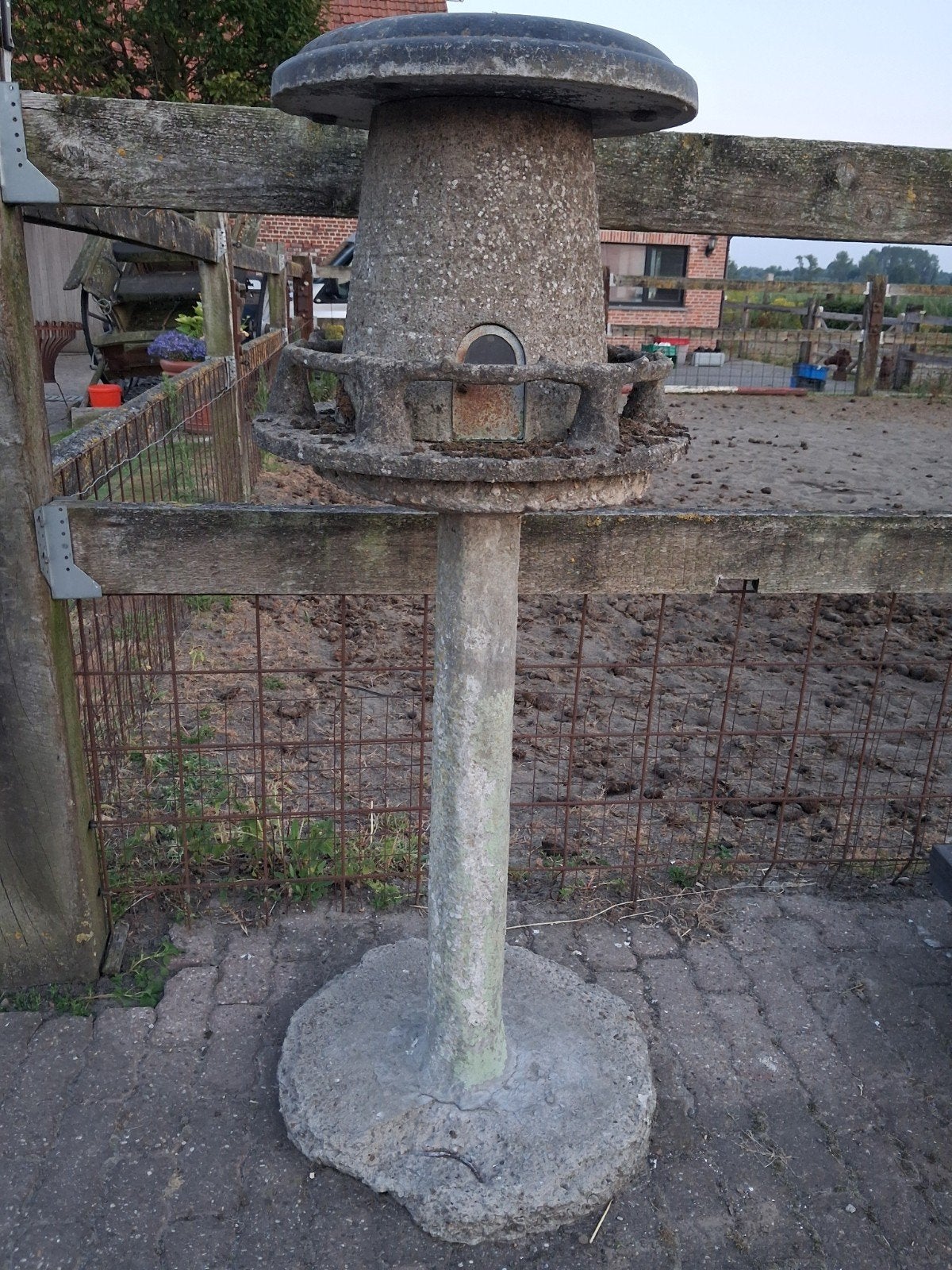 Magnifiek betonnen ornament, Tuin en Terras, Vogelhuisjes en Vogelbaden, Ophalen