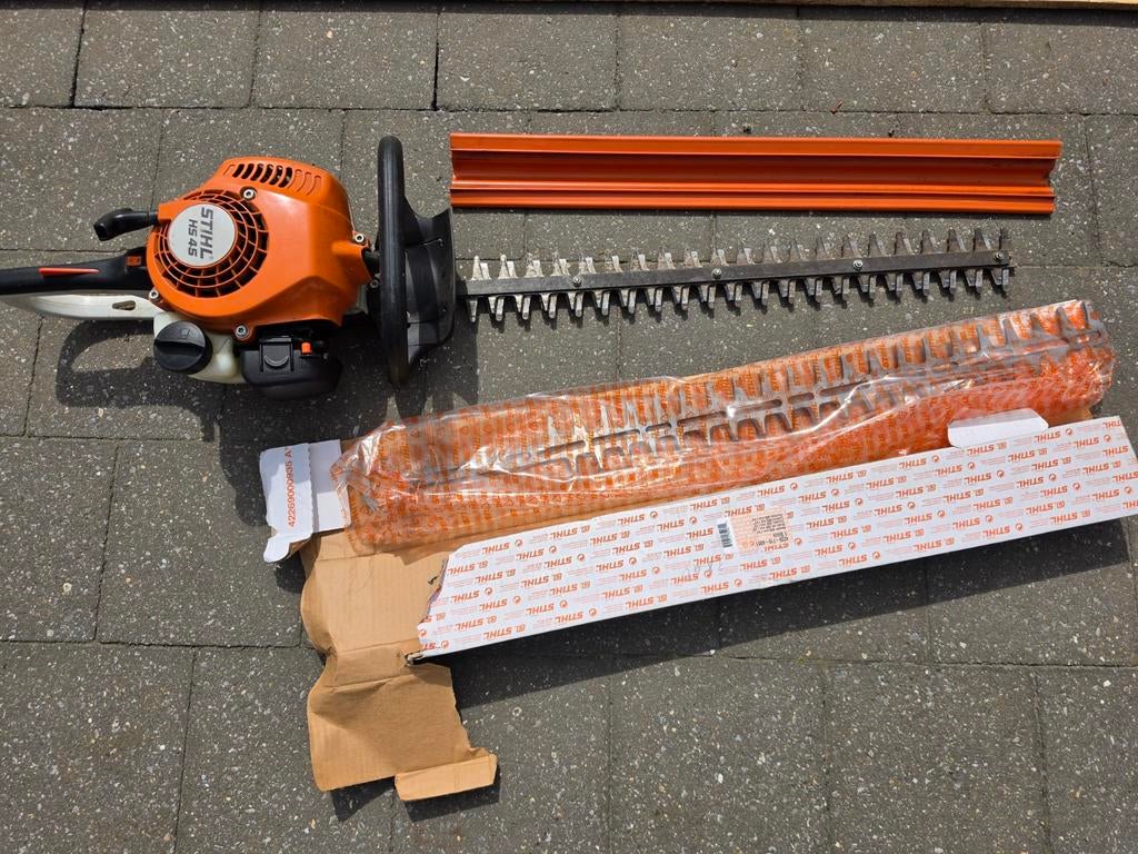 STIHL HS45 MET EXTRA SET NIEUWE MESSEN, Tuin en Terras, Ophalen