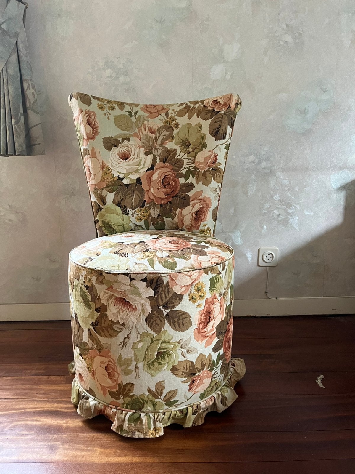 Bekleede stoel bloemen, Maison & Meubles, Canapés | Repose-pieds & Poufs, Enlèvement, Utilisé
