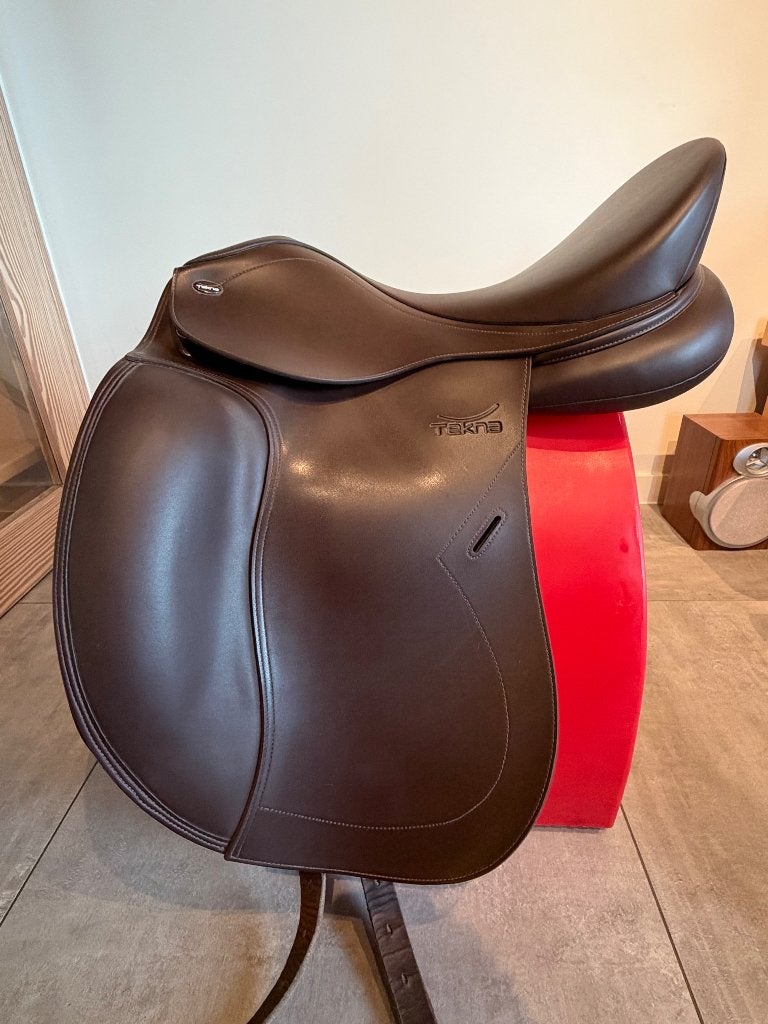 Bruin Tekna dressuurzadel, Dieren en Toebehoren, Ophalen, Dressuur, Tekna, XL (18 inch of meer)