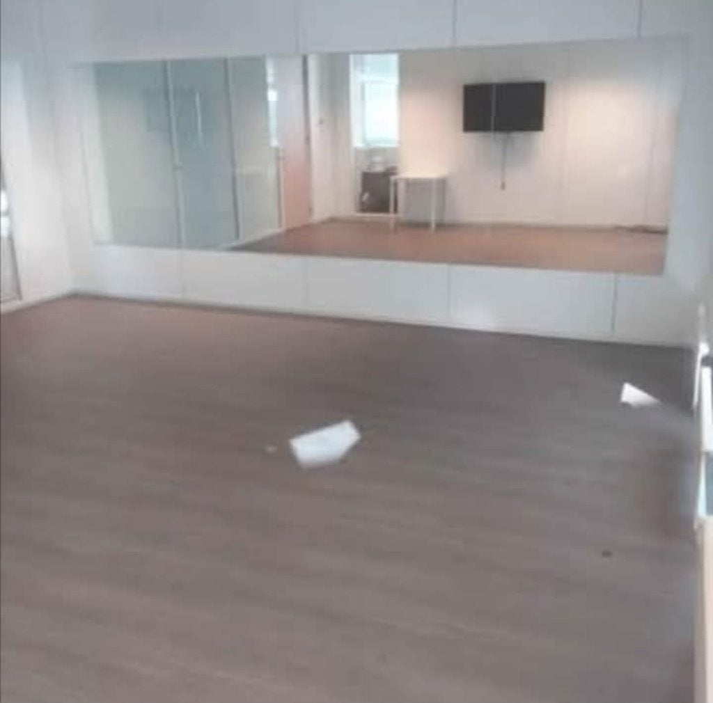 Pièce à louer pour activité professionnelle, 20 à 35 m², Bruxelles