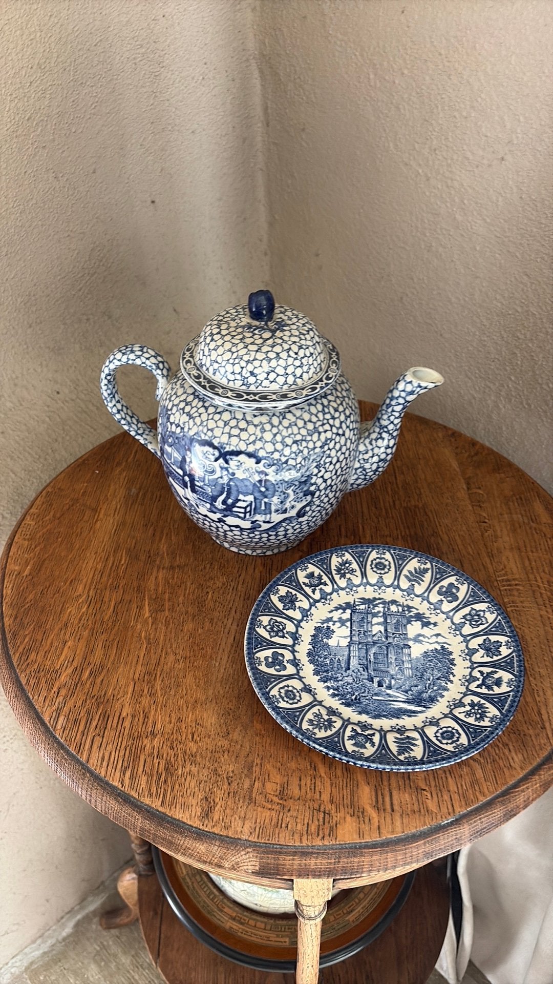Lot théière et assiette porcelaine, Enlèvement ou Envoi
