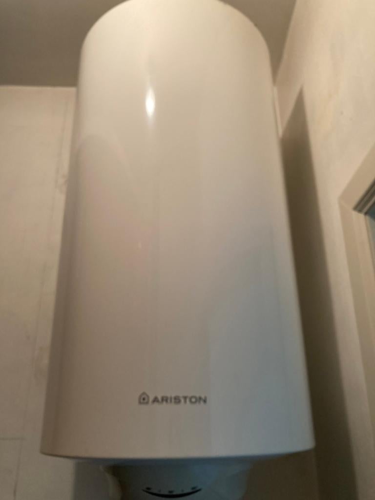 Elec.Warmwater boiler van 100 liter inhoud, merk Ariston ,, Bricolage & Construction, Chauffe-eau & Boilers, Protection de température de retour (RTS)