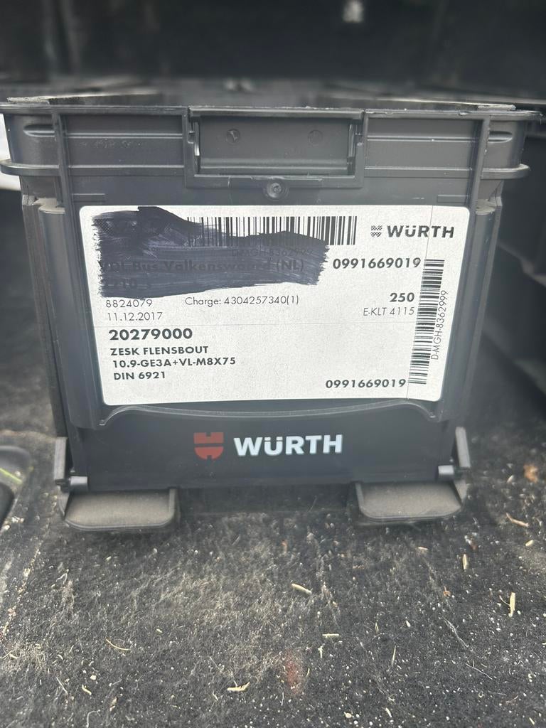 Würth 9,34 kg M8 Bouten, Ophalen, Zo goed als nieuw