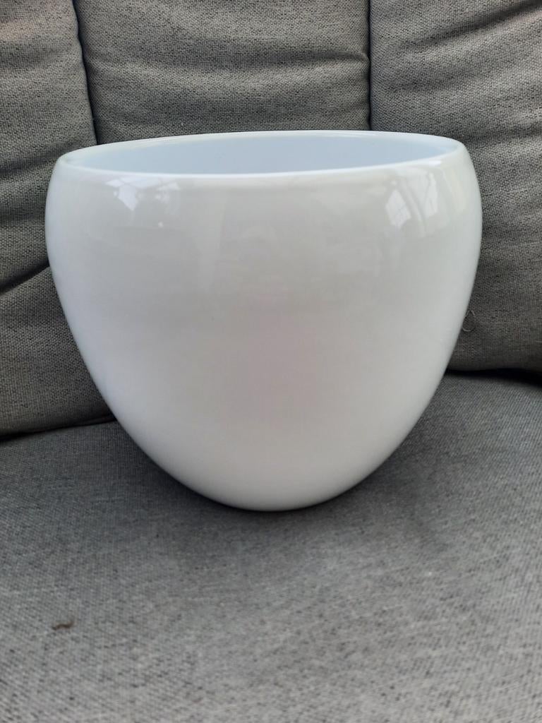 Nieuwe witte gelakte bloempot 19 cm hoog,  opening 18 cm., Ophalen of Verzenden