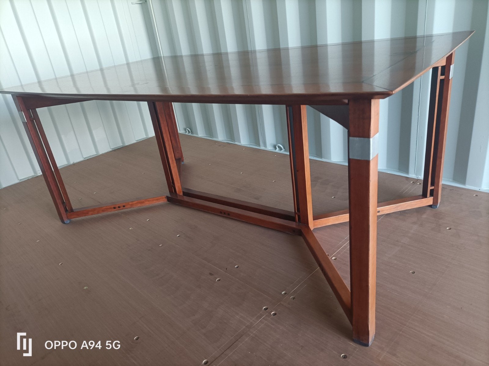 Schuitema Decoforma eettafel, Enlèvement