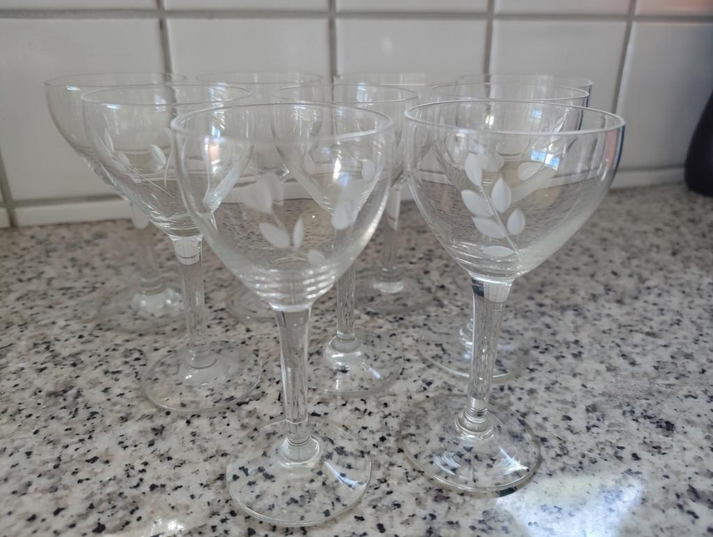 9 Petits Verre en Cristal, Enlèvement