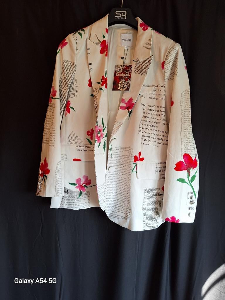 Blazer Desigual, Enlèvement