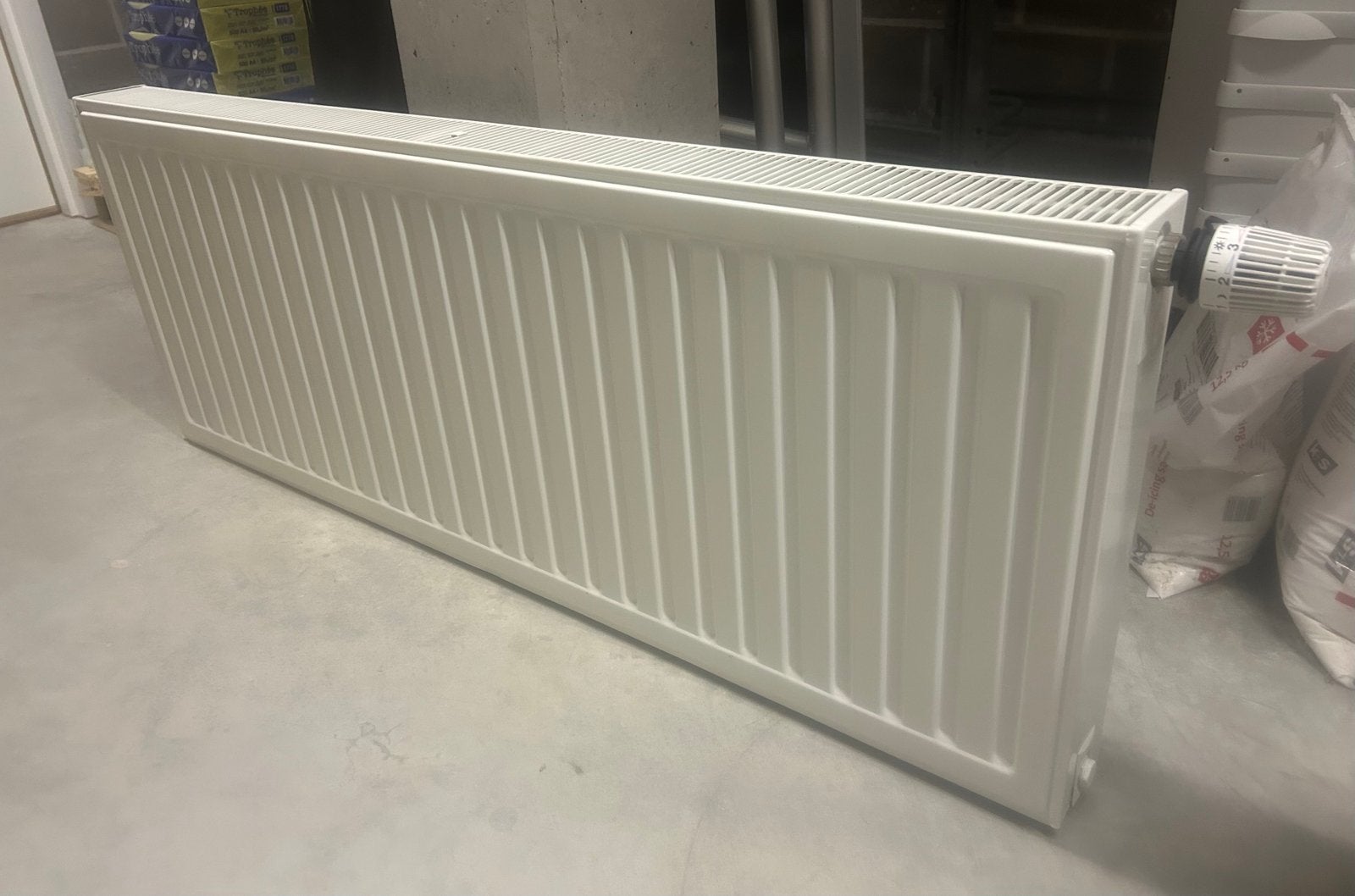 Radiator met thermostatische kraan radson, Bricolage & Construction, Enlèvement, Comme neuf, Radiateur