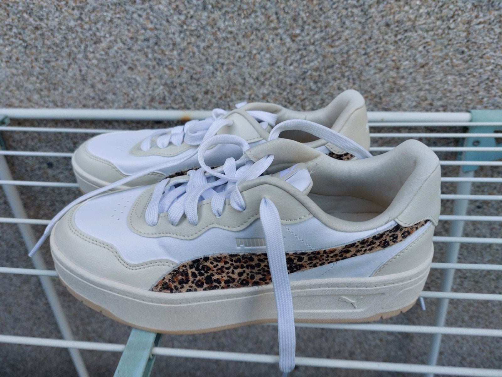 loopschoenen dames puma en nike maat39  nieuwstaat, Vêtements | Femmes, Puma, Beige, Chaussures de sports, Comme neuf