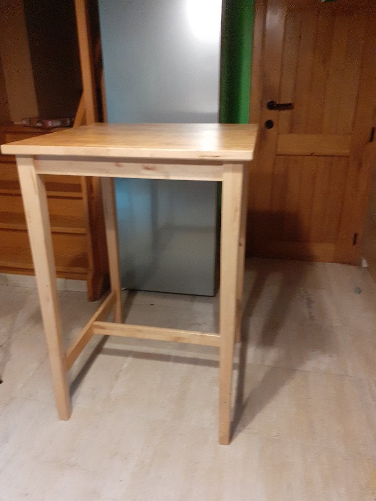 Hoge, vierkante, houten tafel met barkruk, Ophalen, Gebruikt