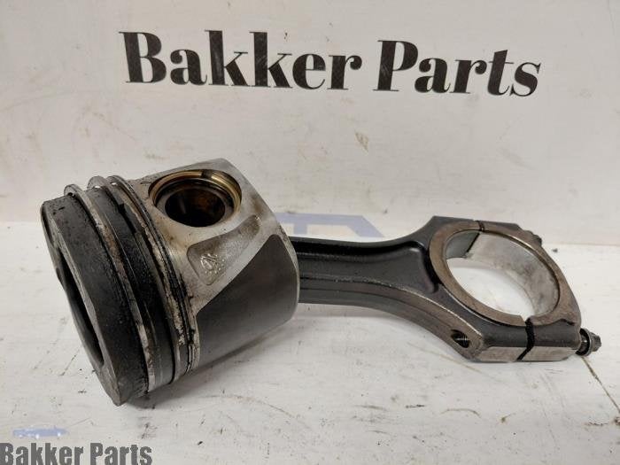 Piston d'un Mercedes ML-Klasse, -, 3 mois de garantie, Utilisé, -