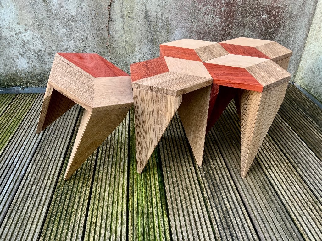 Set van vier nieuwe krukjes, tabouretten, Huis en Inrichting, Krukjes, Ophalen, Nieuw, Hout