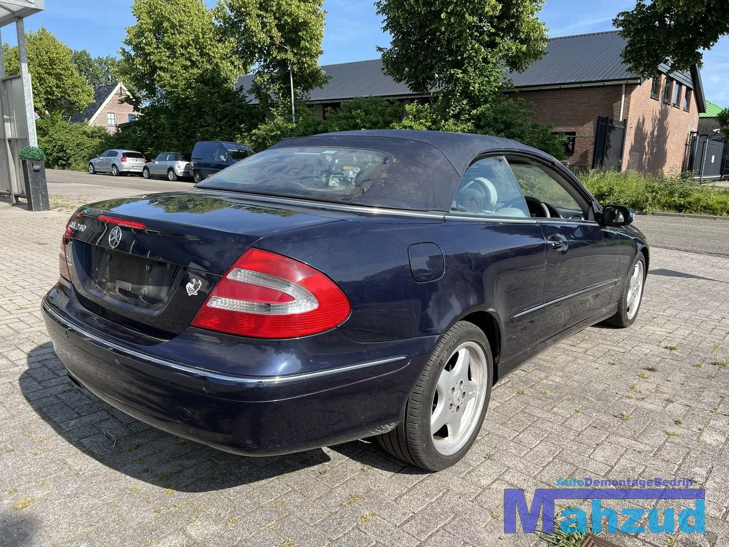 MERCEDES CLK W209 cabrio dak 2003-2010, Mercedes-Benz AG, Mercedes-Benz, Utilisé, Mercedesstrasse 120
70372  Stuttgart, DE