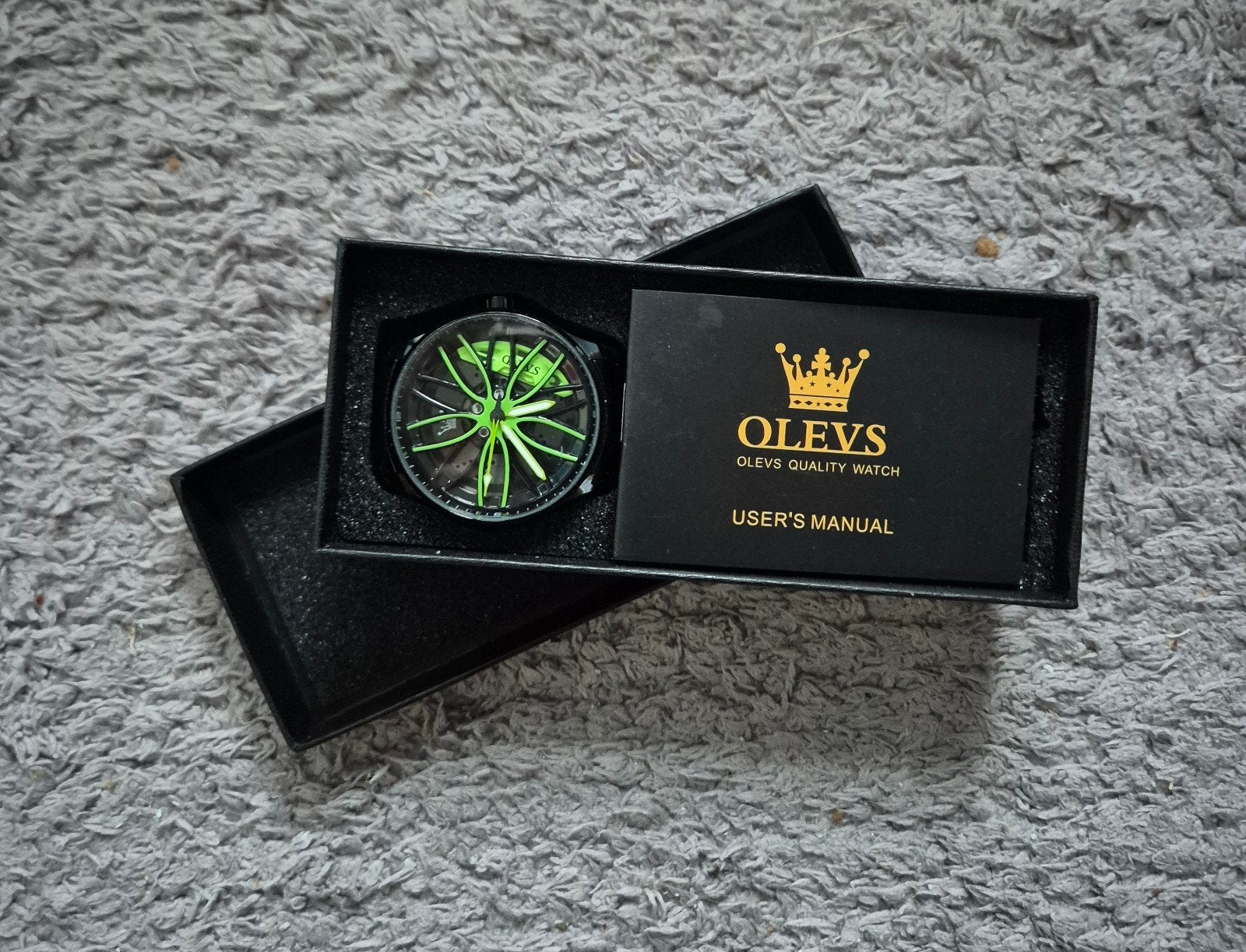 Montre pour homme OLEVS - Cadran Jante de Voiture (Vert/Noir, Bijoux, Sacs & Beauté, Neuf, Autres marques, Enlèvement ou Envoi