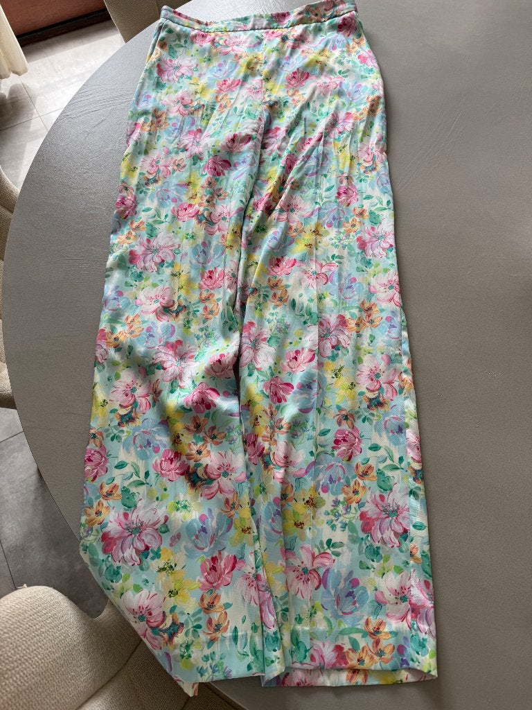 Pantalon fluide fleuri, Vêtements | Femmes, Culottes & Pantalons, Taille 42/44 (L), Autres couleurs, Zara, Enlèvement