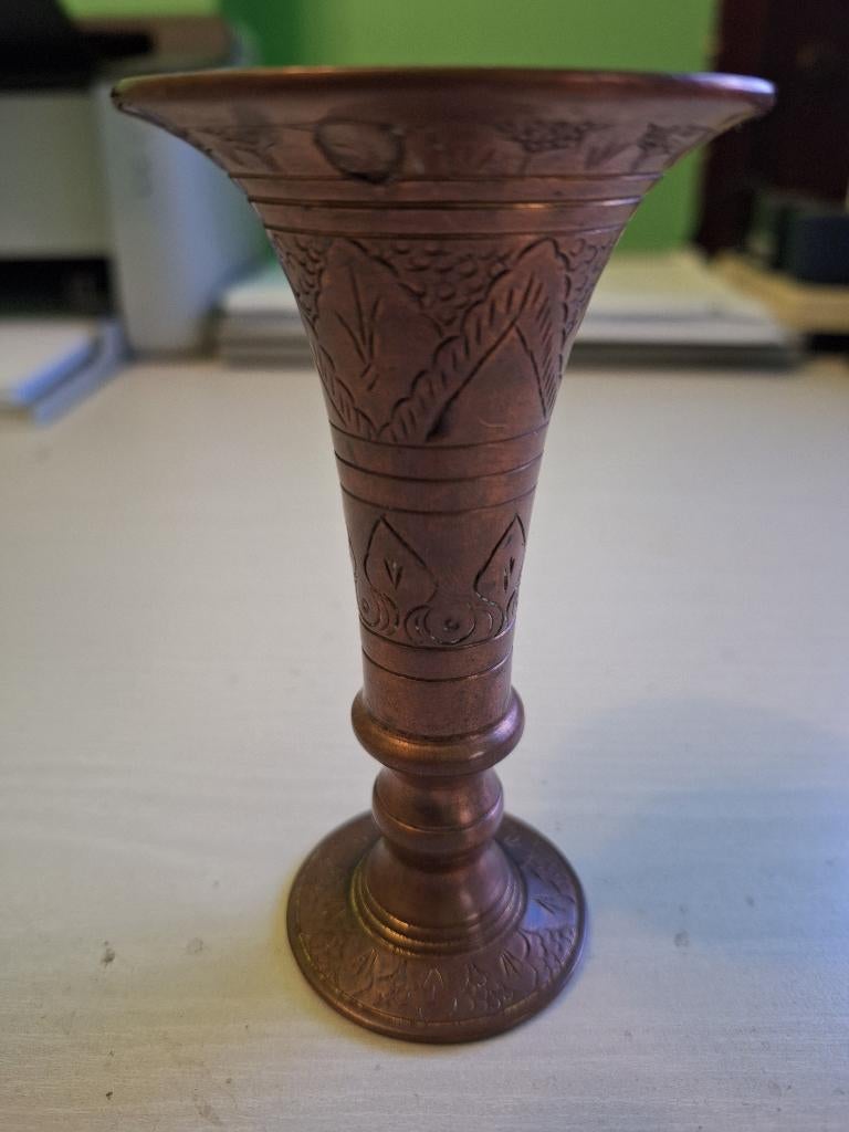 Vase oriental en bronze ancien, Enlèvement, Bronze